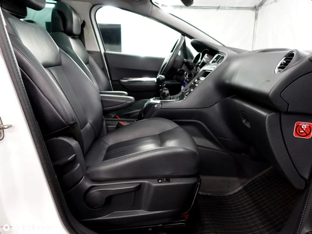 Peugeot 5008 2.0 HDi Premium + - 18