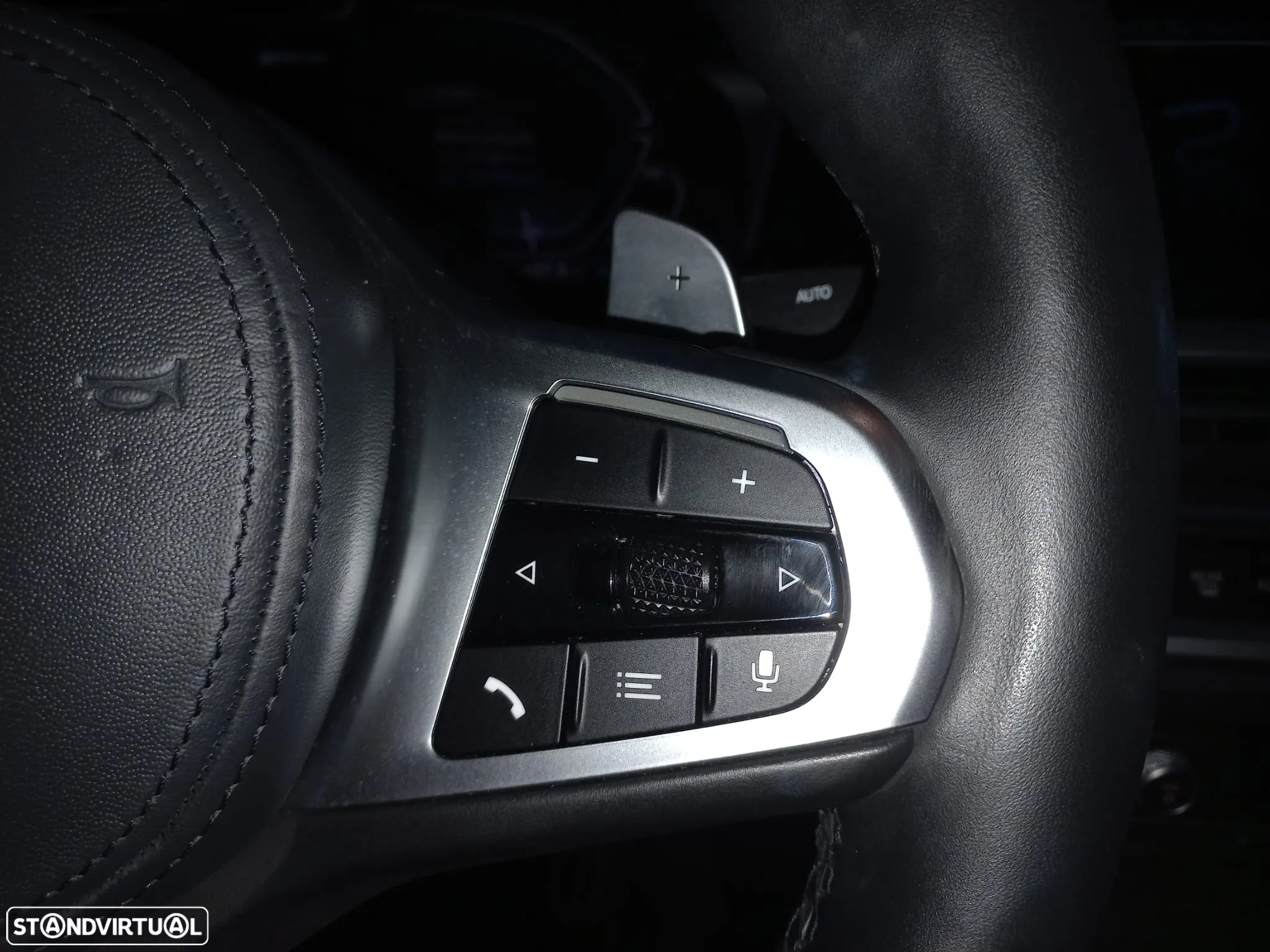 BMW 330 e Pack M Auto - 10