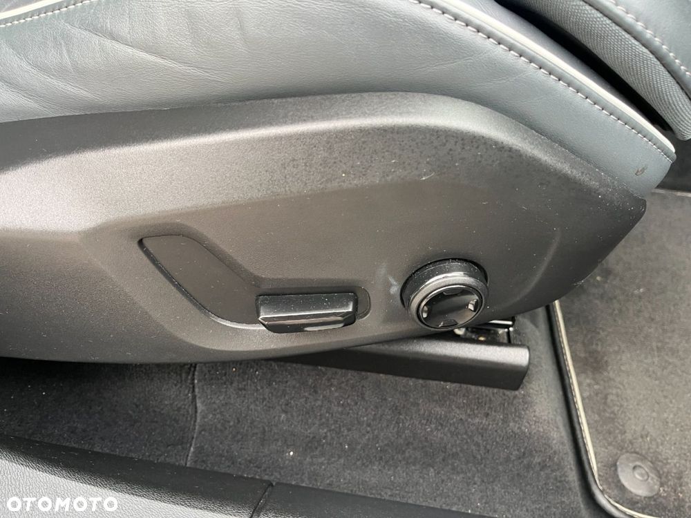 Volvo XC 60 B4 D Plus Bright - 22