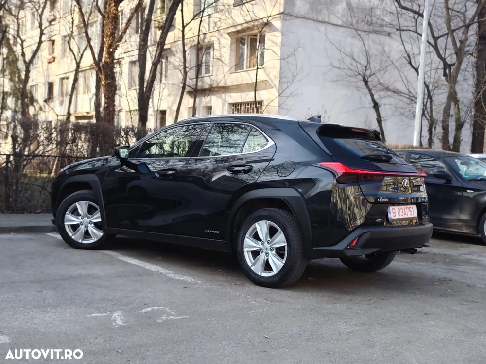 Lexus UX 250h E-FOUR Business - 9