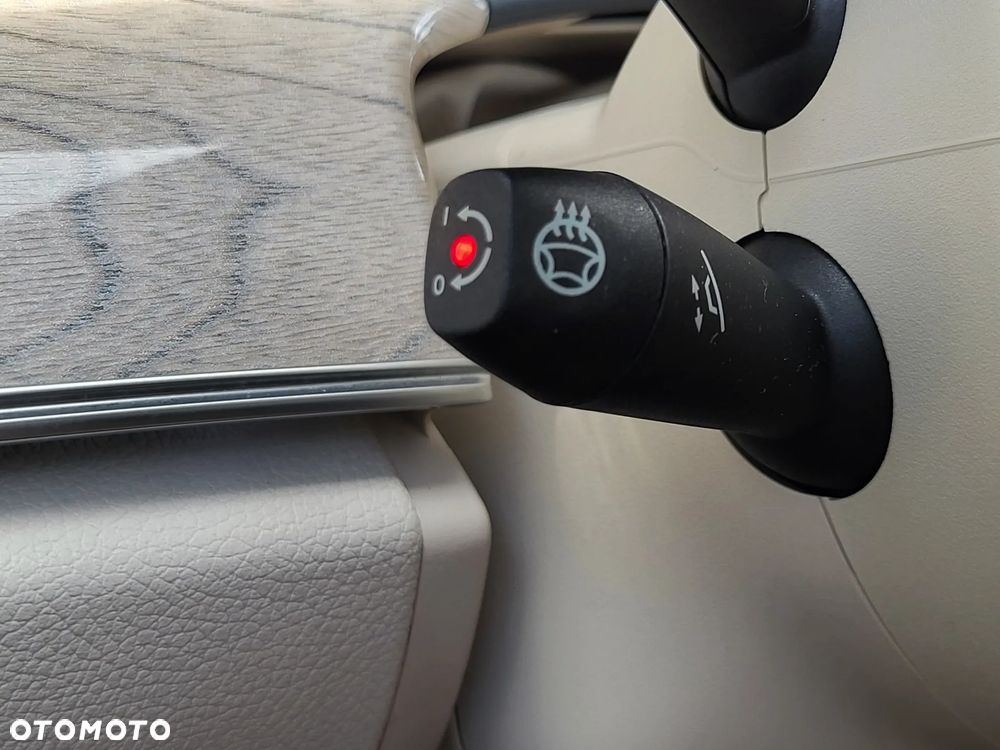 Mercedes-Benz Klasa E 200 4Matic 9G-TRONIC Avantgarde - 23