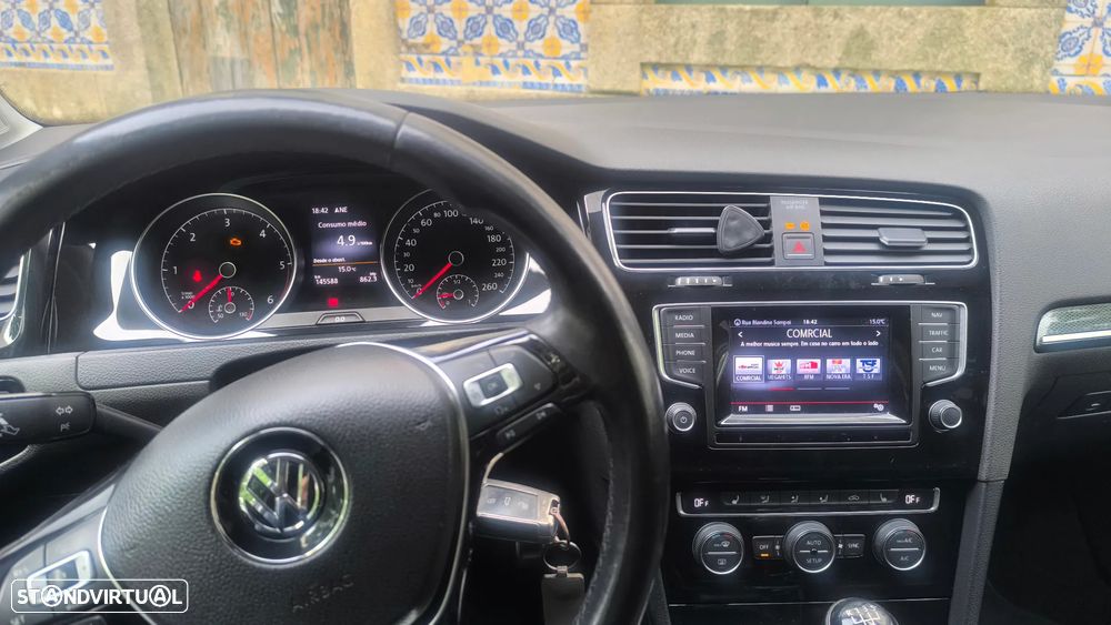 VW Golf 1.6 TDi DPF Highline - 14