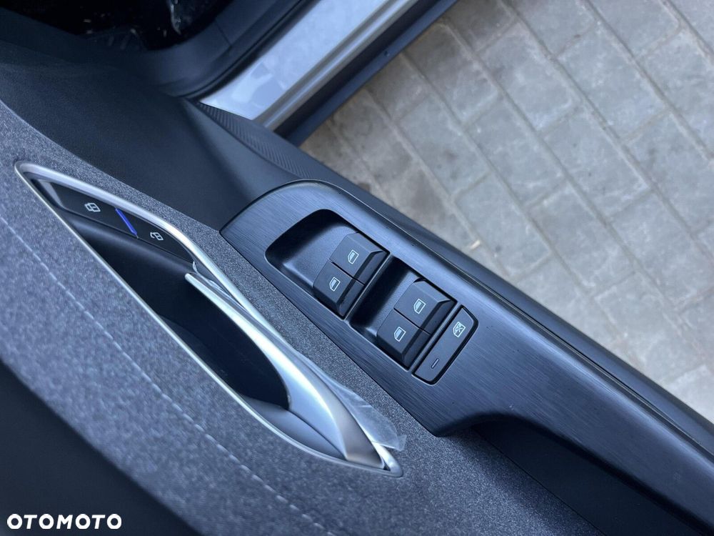 MG ZS Hybrid+ - 17