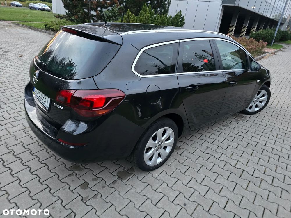 Opel Astra 1.4 T Cosmo - 11