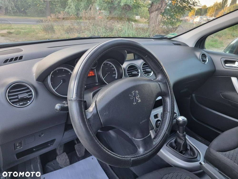 Peugeot 308 - 8
