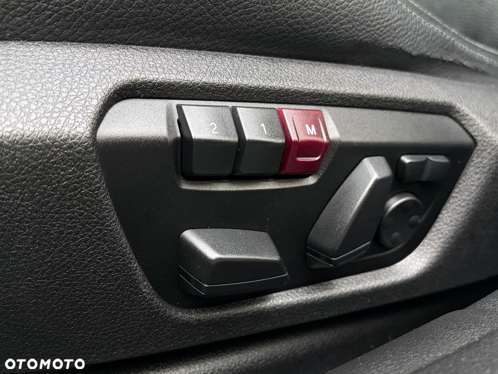 BMW Seria 3 335d xDrive M Sport - 33