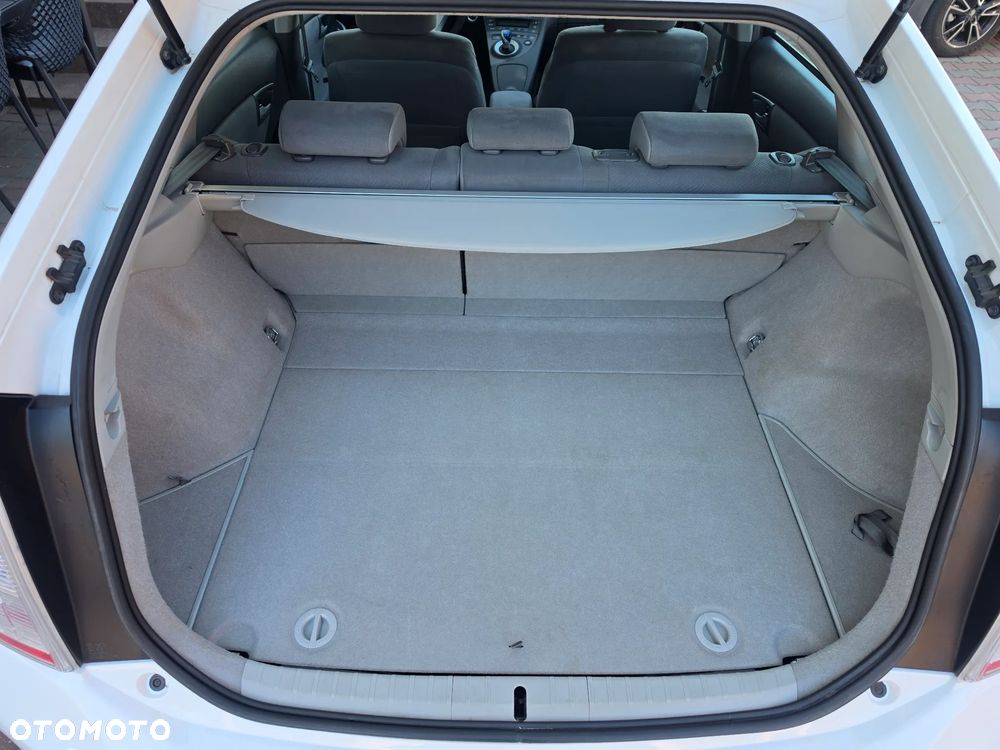 Toyota Prius (Hybrid) - 9