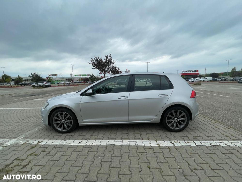 Volkswagen Golf 1.6 TDI DPF BlueMotion Technology Comfortline - 4