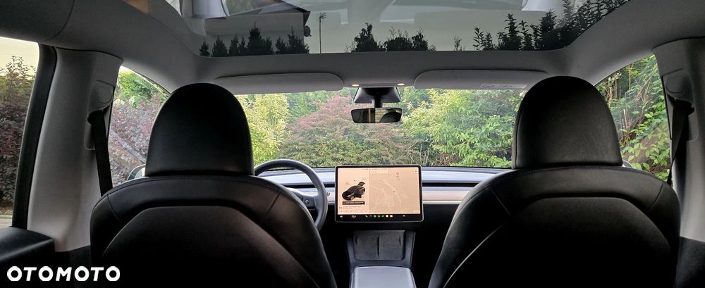 Tesla Model Y Long Range Dual Motor AWD - 25