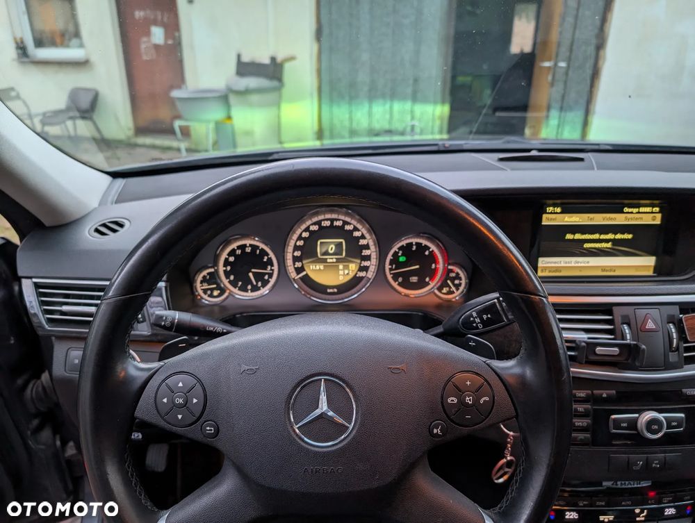 Mercedes-Benz Klasa E 350 T CDI DPF 4Matic BlueEFFICIENCY 7G-TRONIC - 10