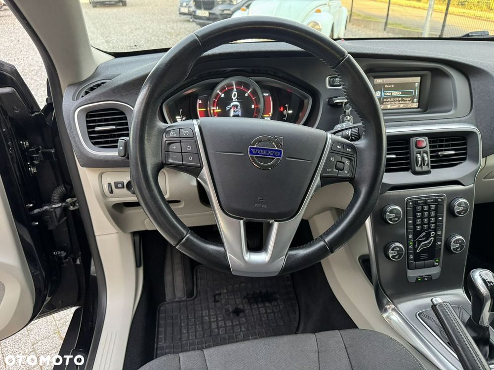 Volvo V40 Cross Country - 13
