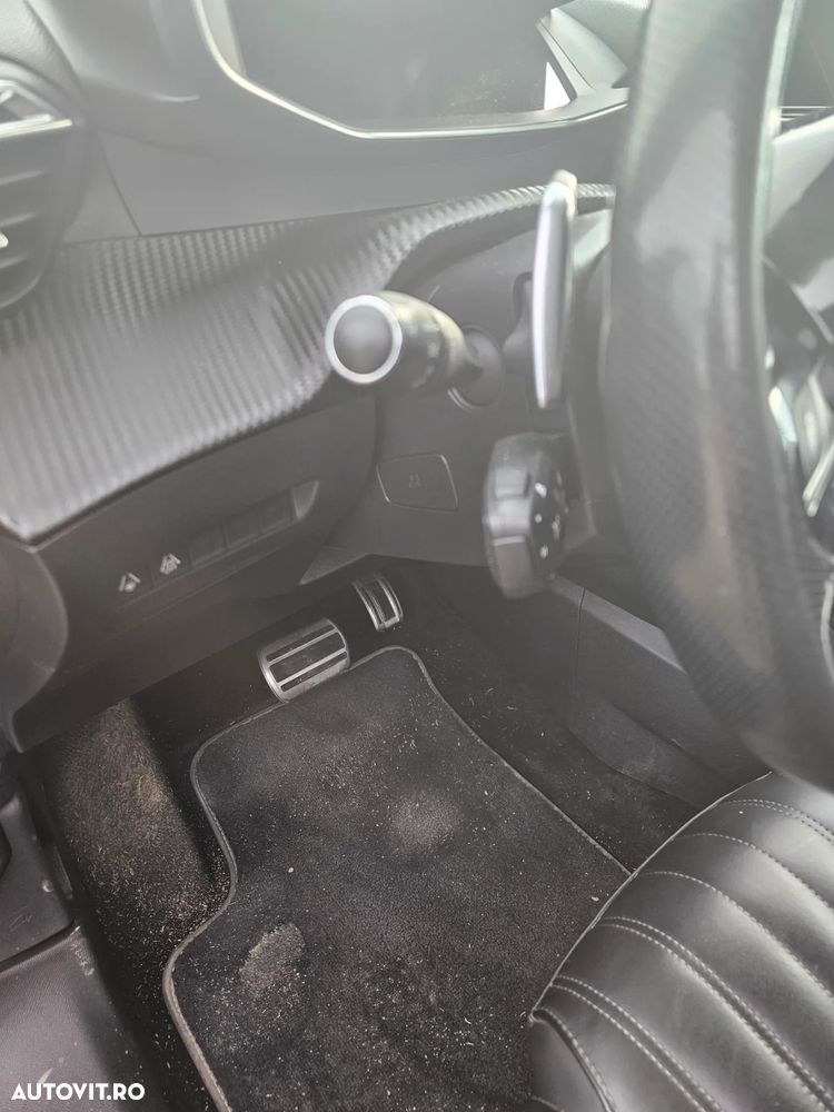 Peugeot 2008 1.2 PureTech EAT8 STT GT - 32