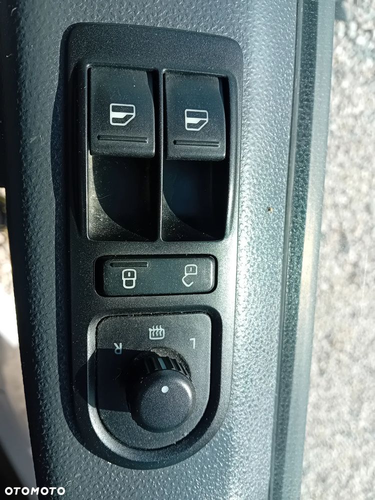 Volkswagen Caravelle - 26
