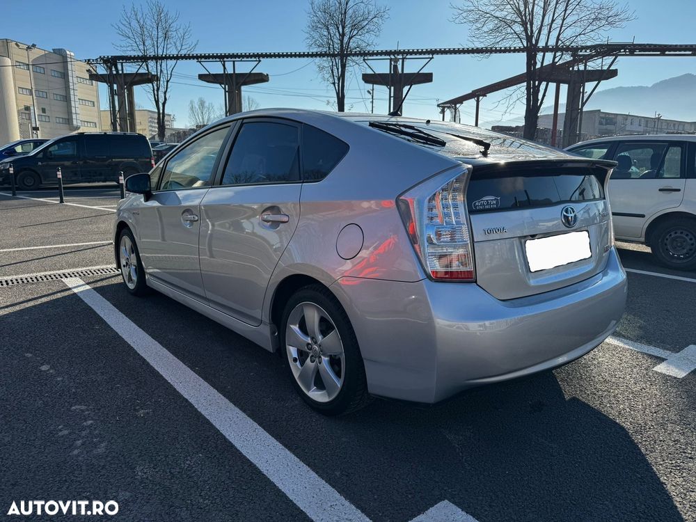 Toyota Prius - 5