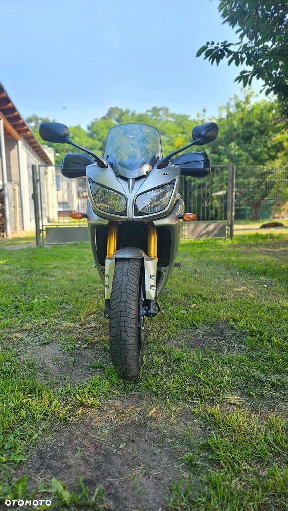 Yamaha FZ - 8
