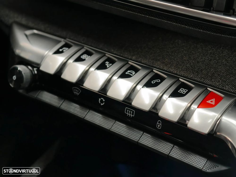 Peugeot 3008 1.6 BlueHDi Allure EAT6 J18 - 11