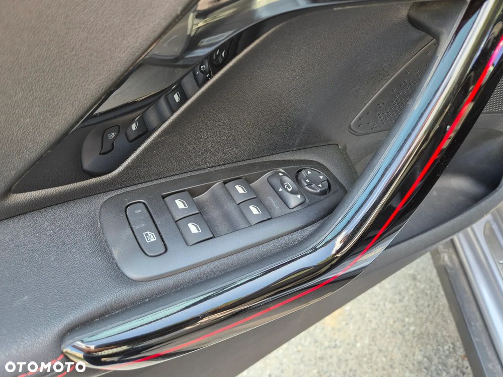 Peugeot 2008 PureTech 110 Stop&Start GT-Line Edition - 6