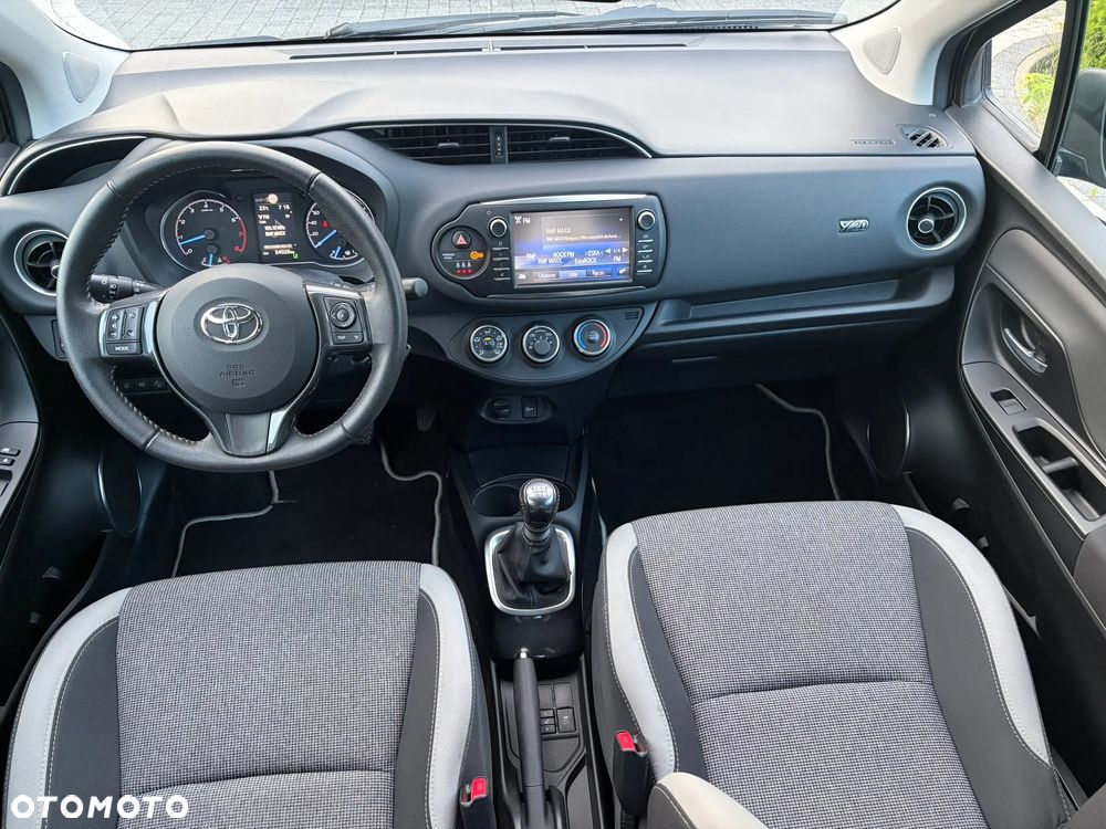 Toyota Yaris 1.5 Premium - 29