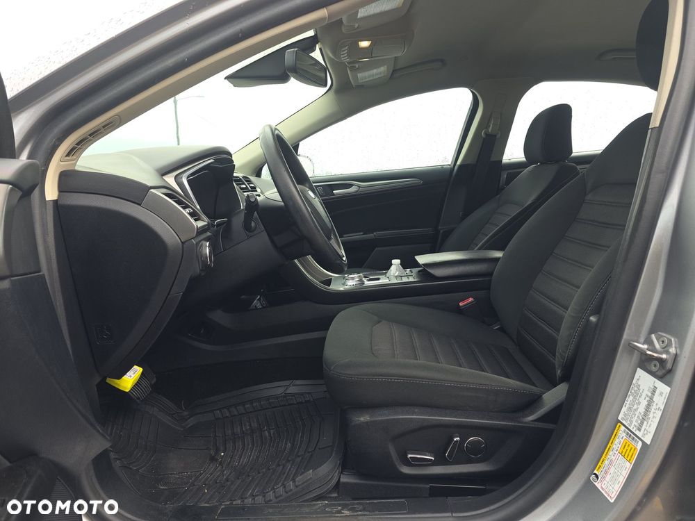 Ford Fusion - 8