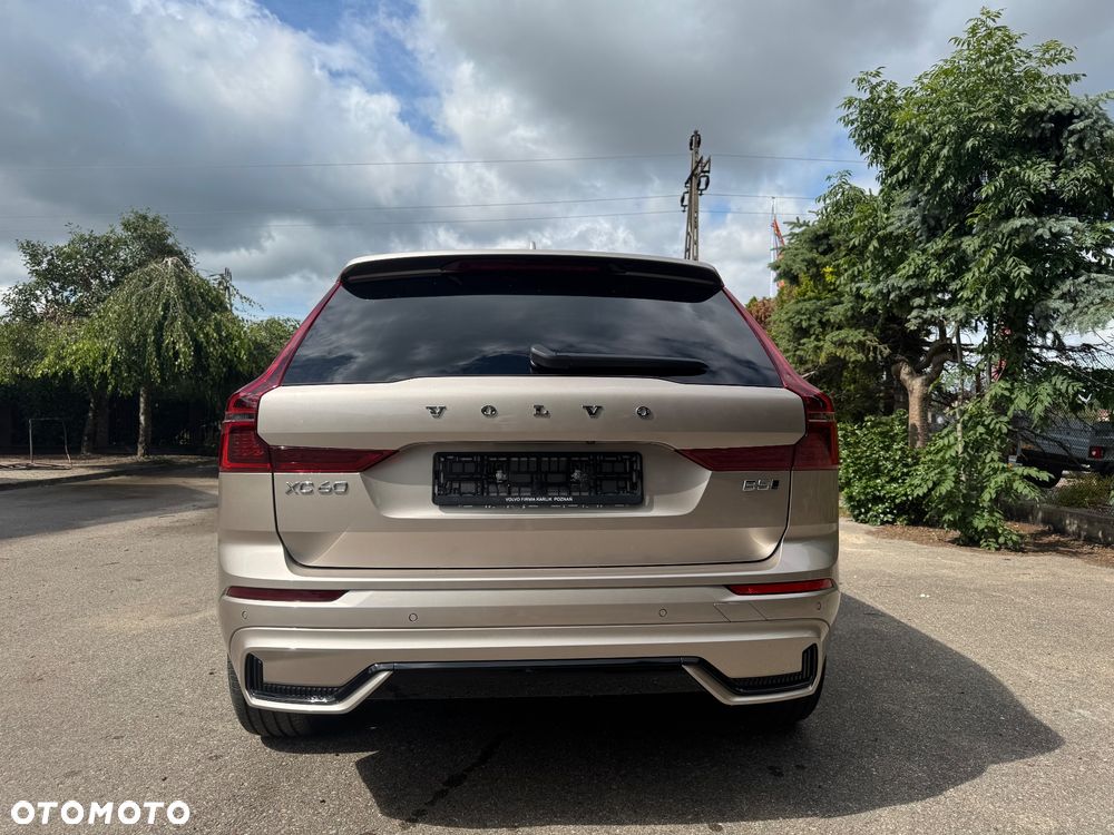 Volvo XC 60 B5 B AWD Plus Black Edition - 22