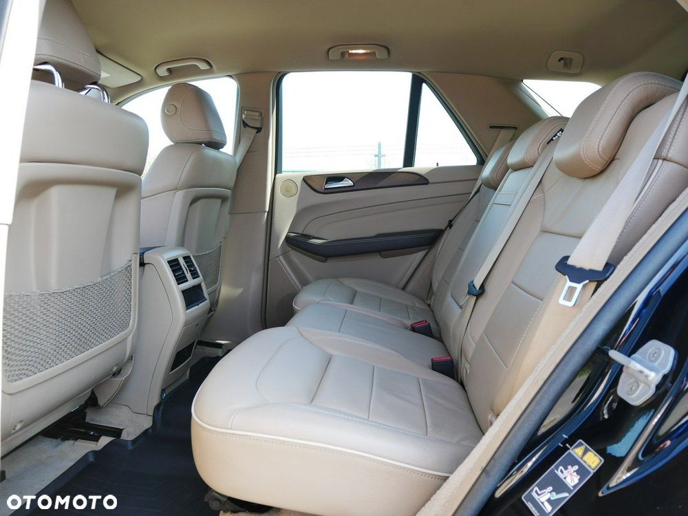 Mercedes-Benz ML - 12