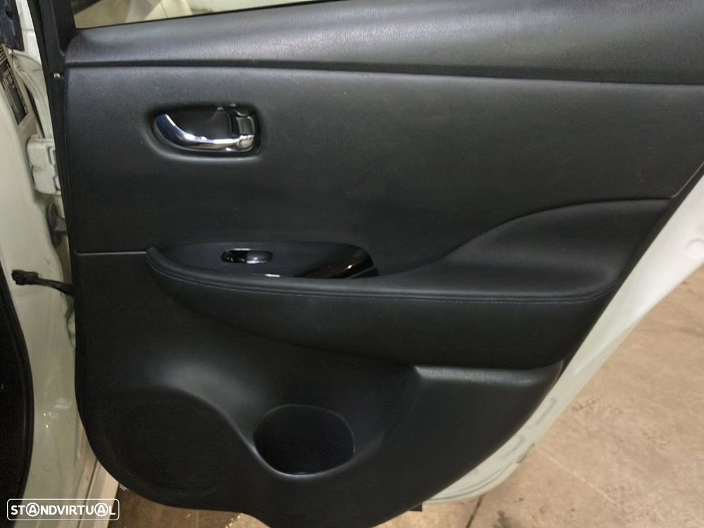 Nissan Leaf N-Connecta - 24