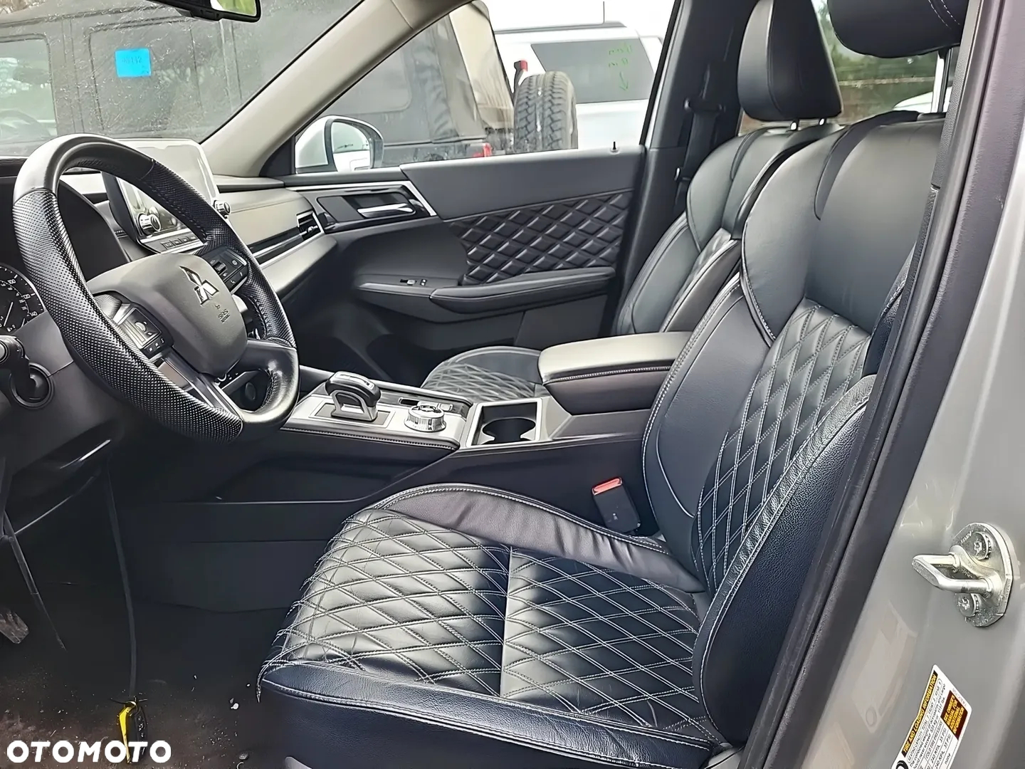 Mitsubishi Outlander - 7