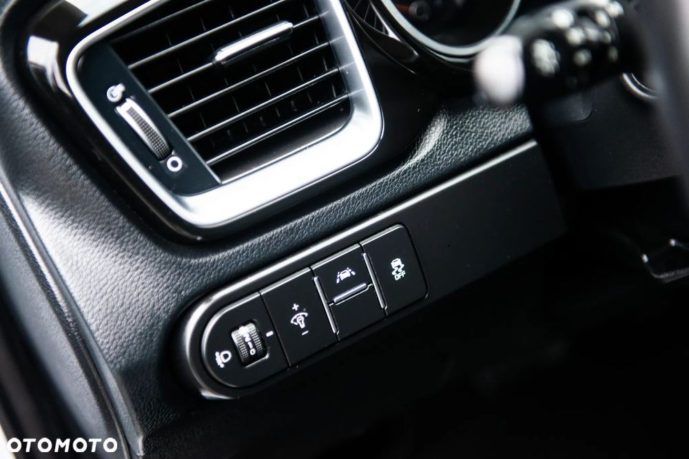 Kia Ceed 1.4 T-GDI L Business Line DCT - 21