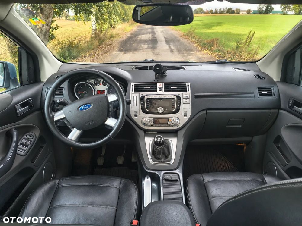 Ford Kuga - 10