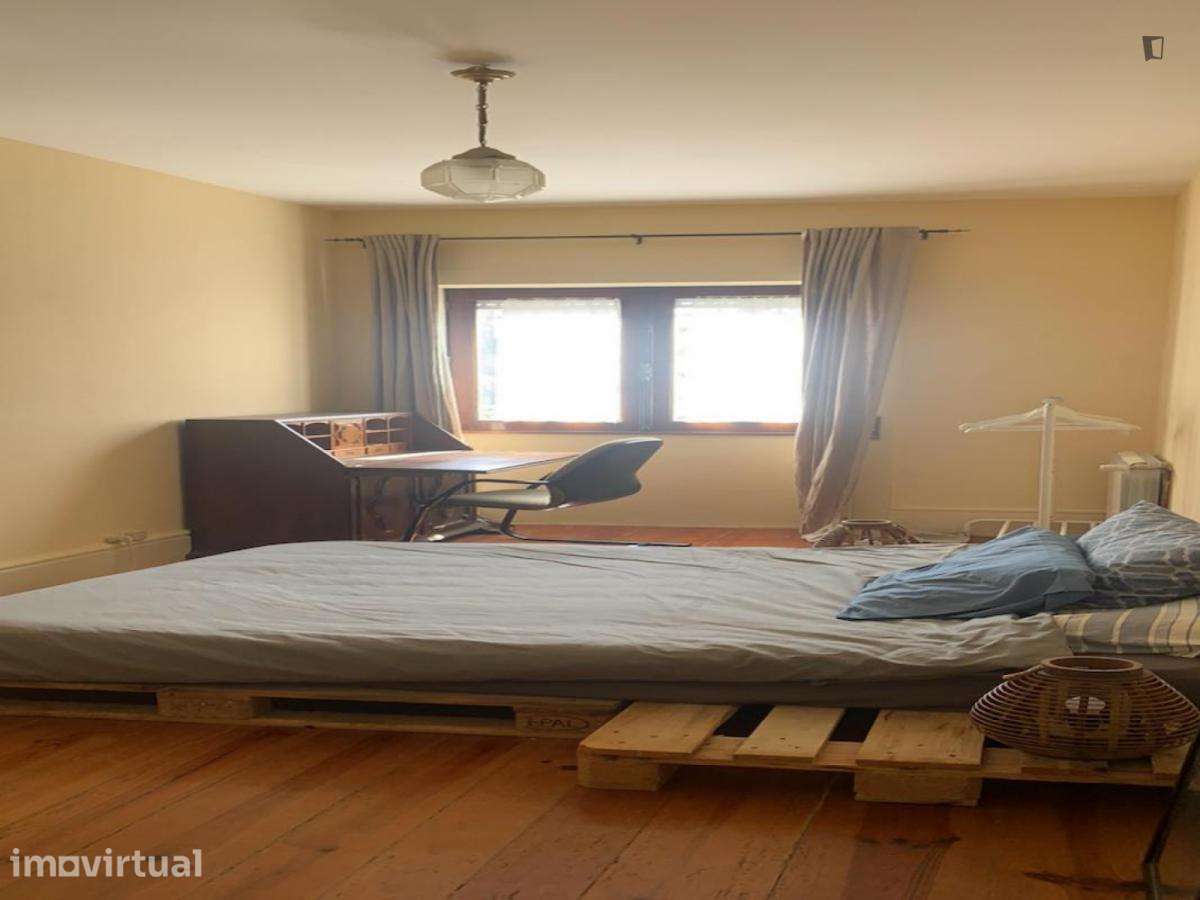 Quarto - localizado em Paranhos Porto - Grande imagem: 2/7