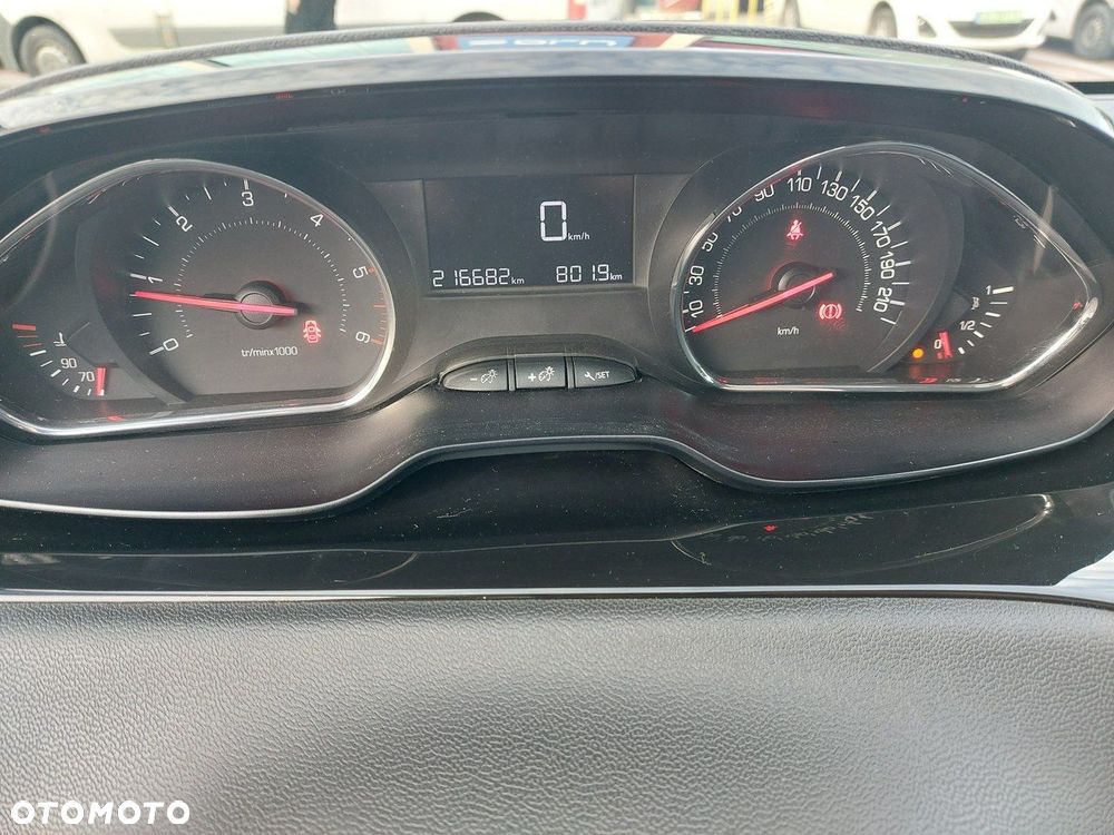 Peugeot 208 1.4 HDi Access - 21