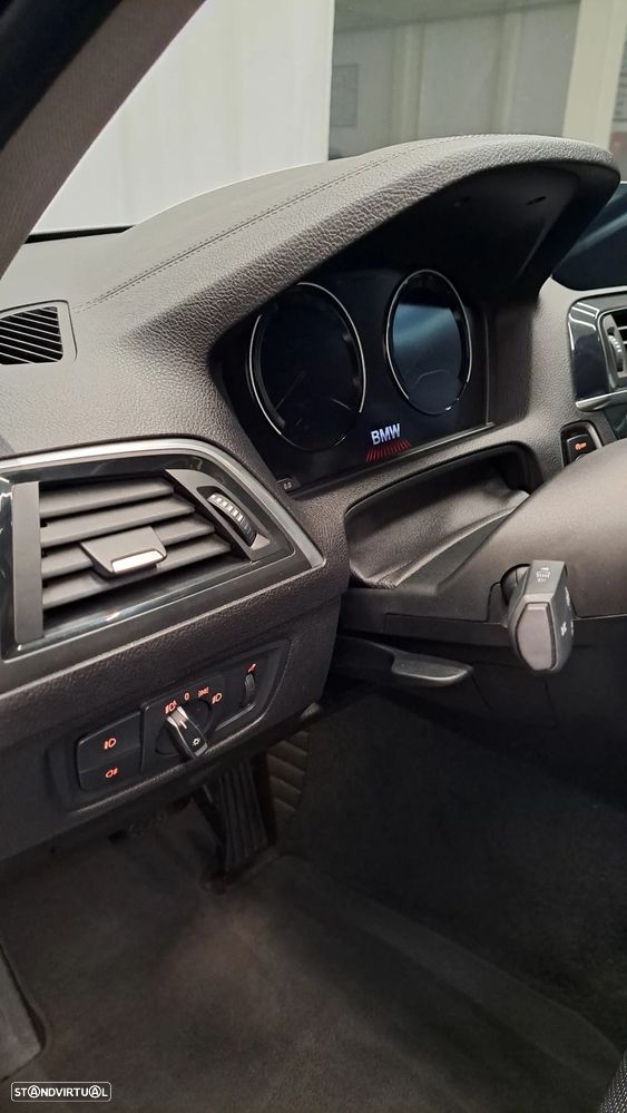 BMW 116 d Line Urban Auto - 14