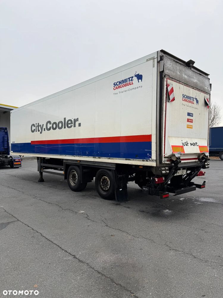 Schmitz Cargobull SKO 18 - 4