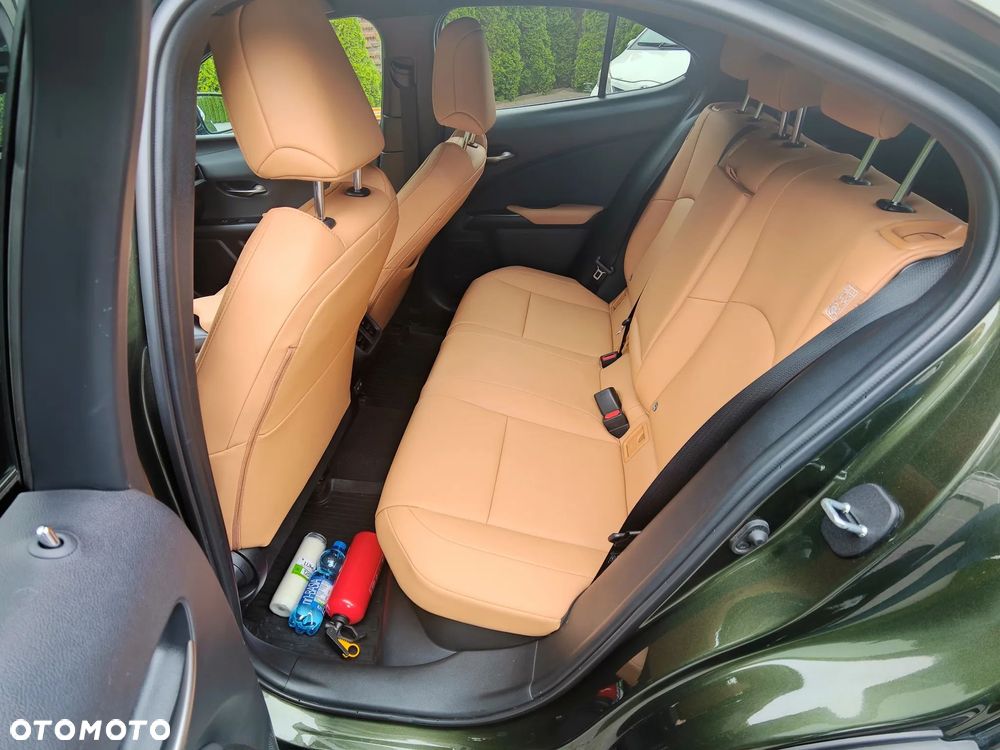 Lexus UX - 7