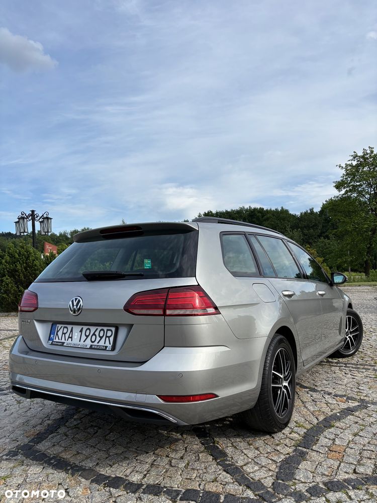 Volkswagen Golf - 10