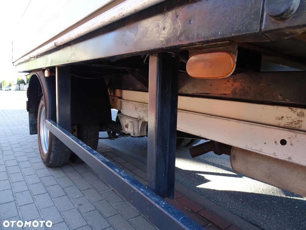 Volkswagen CRAFTER 2,5 TDI -136 KM -klimatyzacja ,skrzyniowy, blizniaki , 73.000 tkm  super stan ! - 17