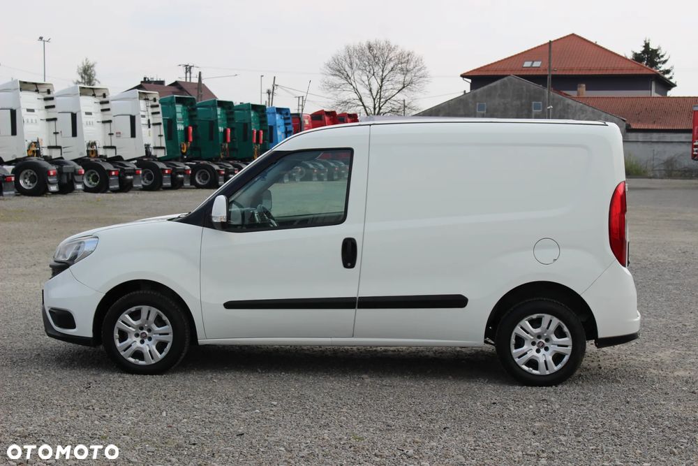 Fiat DOBLO 1.3 multijet 95KM / KLIMA /NAWIGACJA / B.DRZWI/ SERWIS FR/ IDEALNY STAN / - 8