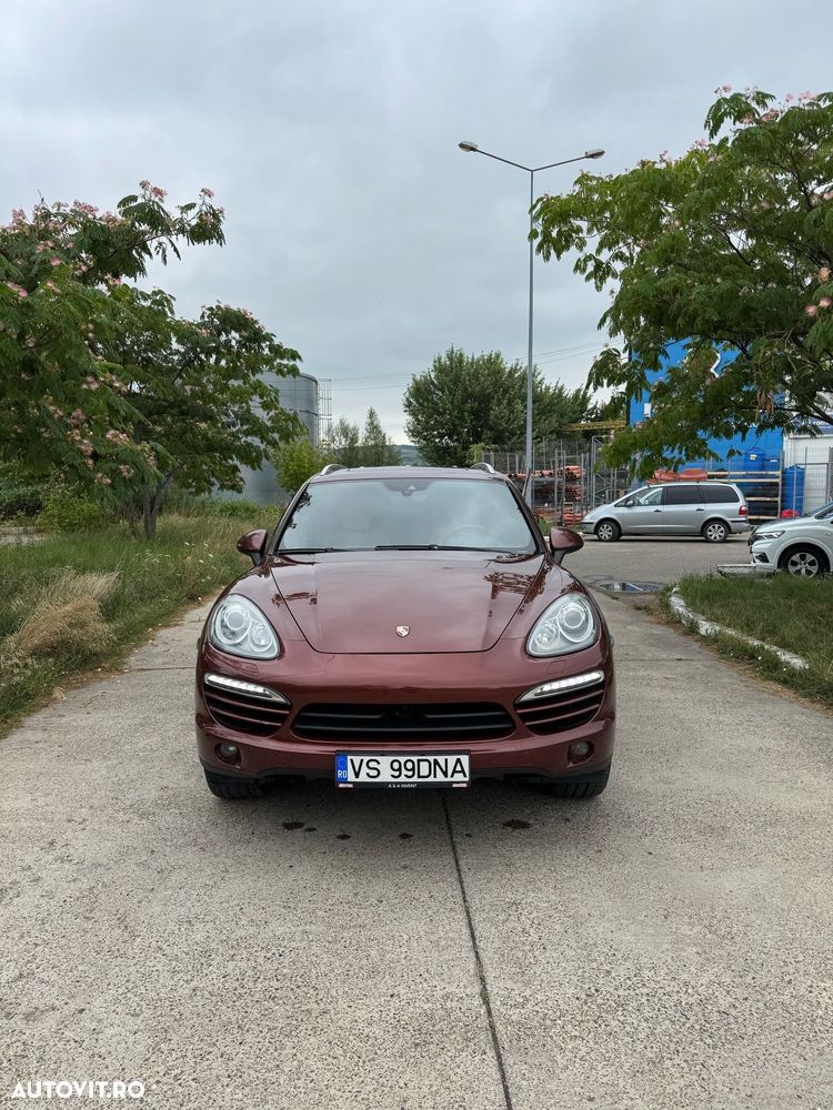 Porsche Cayenne - 1