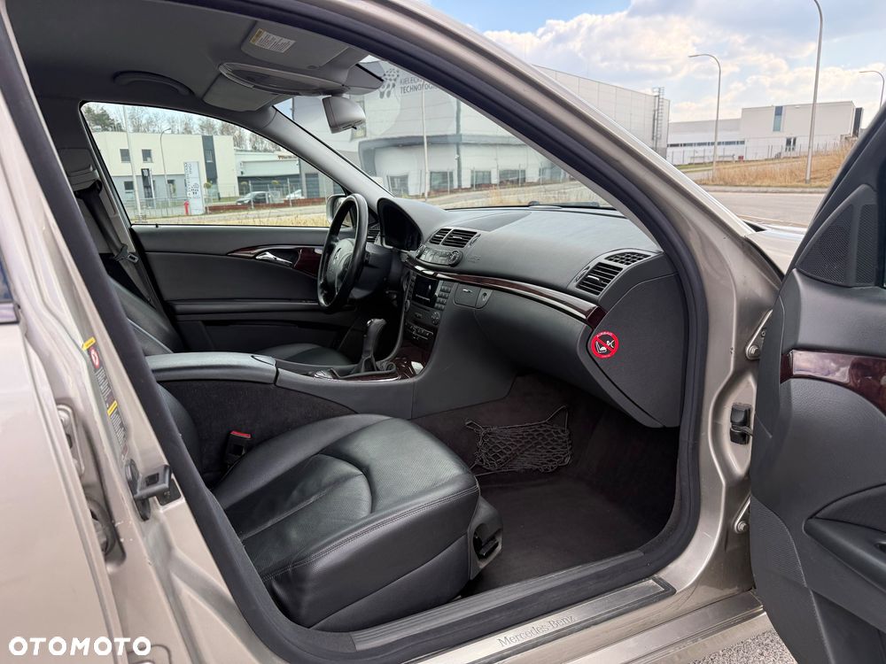 Mercedes-Benz Klasa E 200 CDI Classic - 14