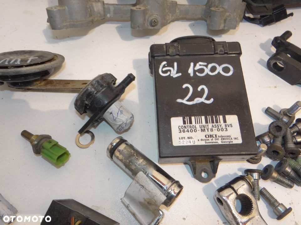 GL 1500 Goldwing gaźniki regulator napięcia wentylator kolektor wydechowy moduł zapłonowy H2153 - 11
