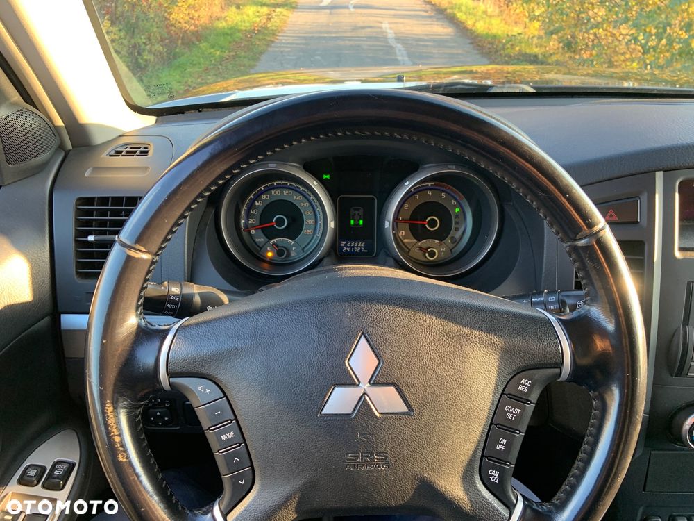 Mitsubishi Pajero 3.2 DID Alpine Edition - 16