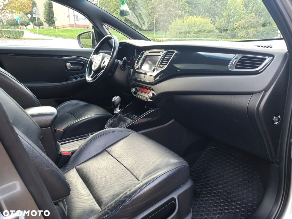 Kia Carens 1.7 CRDi 141 Dream-Team Edition - 16