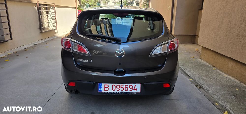 Mazda 3 - 10