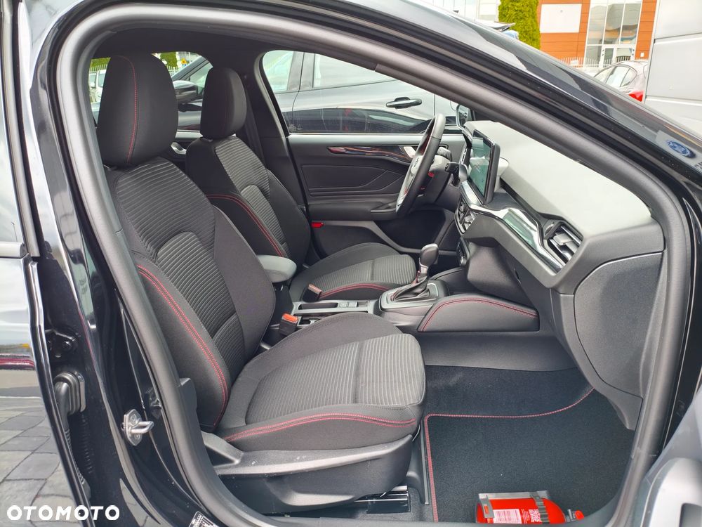 Ford Focus 1.0 EcoBoost mHEV ST-Line X - 35