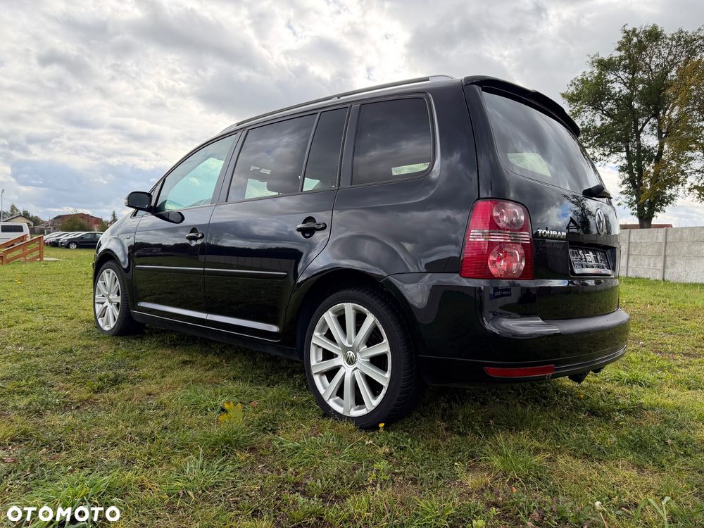 Volkswagen Touran 2009 photo 4