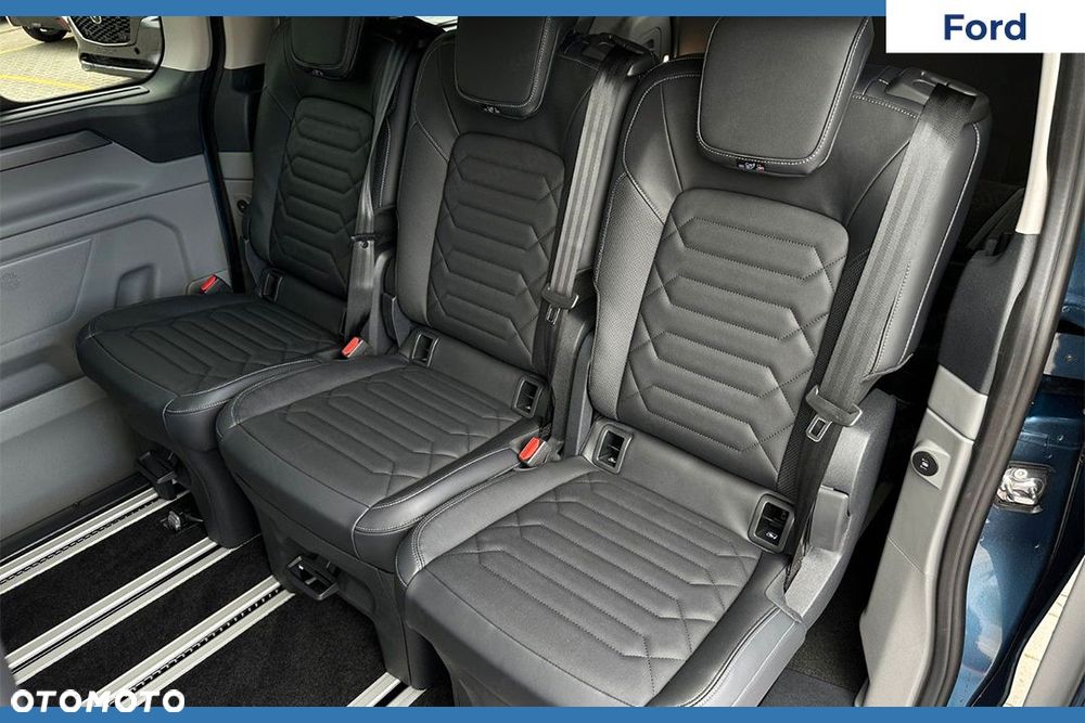 Ford Tourneo Custom - 11