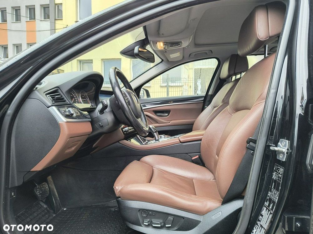 BMW Seria 5 525d xDrive Luxury Line - 8