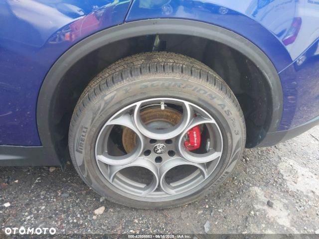 Alfa Romeo Stelvio - 10