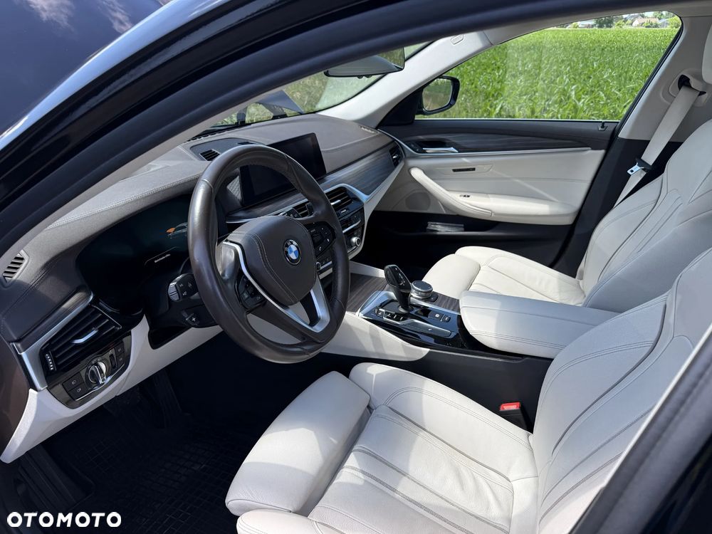 BMW Seria 5 520d xDrive Luxury Line - 13
