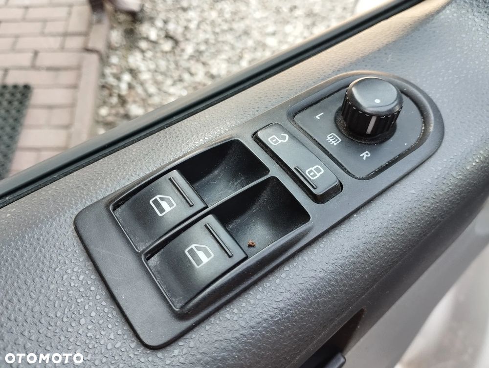 Volkswagen TRANSPORTER T5 - 13
